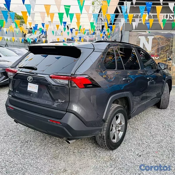 jeepetas y camionetas - TOYOTA RAV4 XLE 2022 2