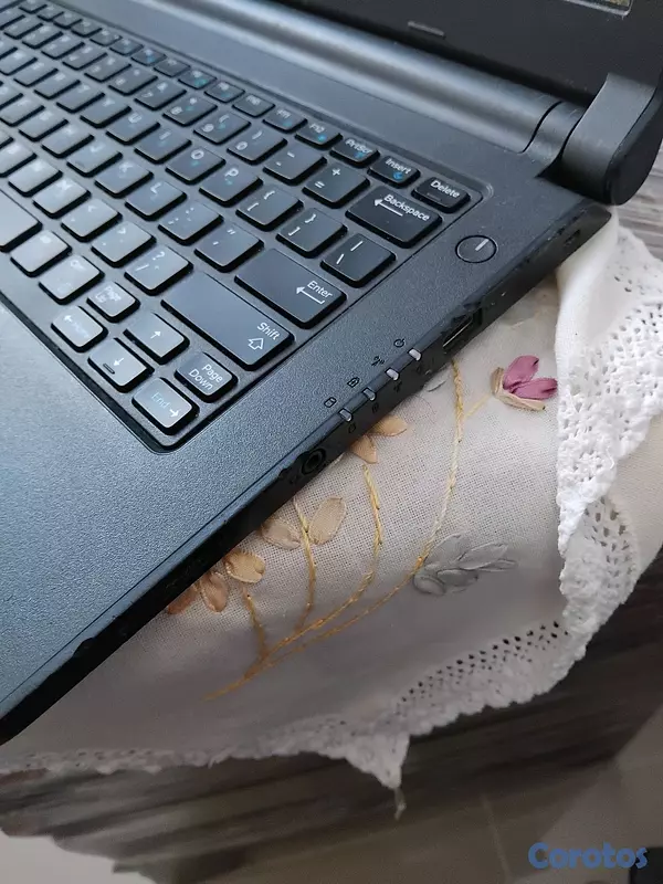 consolas y videojuegos - En venta Laptop Dell Latitude 3350 Intel I5 4g memoria 64bits 120g ssd 14'  6