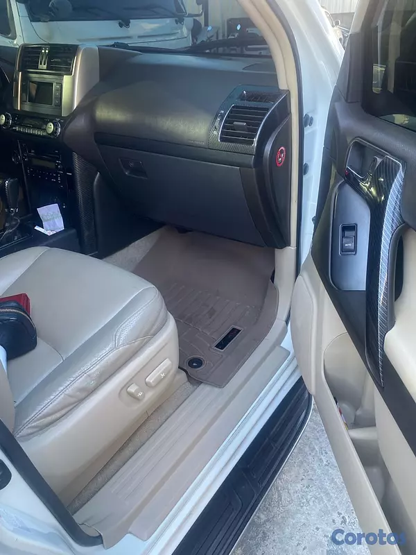 jeepetas y camionetas - prado Toyota VX2013
en buen estado 4