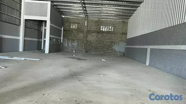 oficinas y locales comerciales - Alquilo Nave 1,500 Mts en Santiago de los caballer 3
