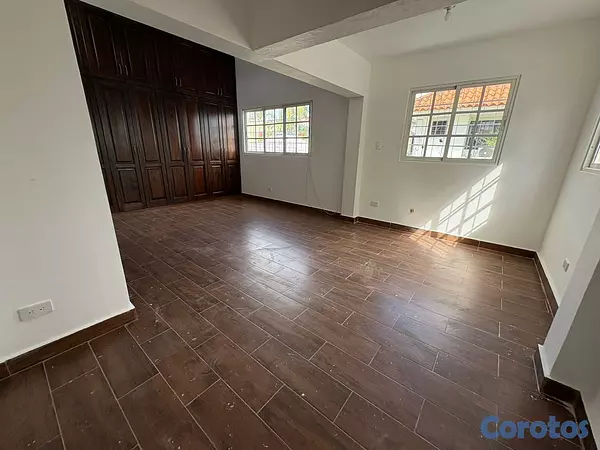 oficinas y locales comerciales - LOCAL COMERCIAL EN ALQUILER DETRAS DE LA NUNEZ DE  7