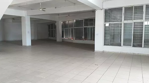 oficinas y locales comerciales - Edificio de 2 niveles Aut. Duarte km 26
 5