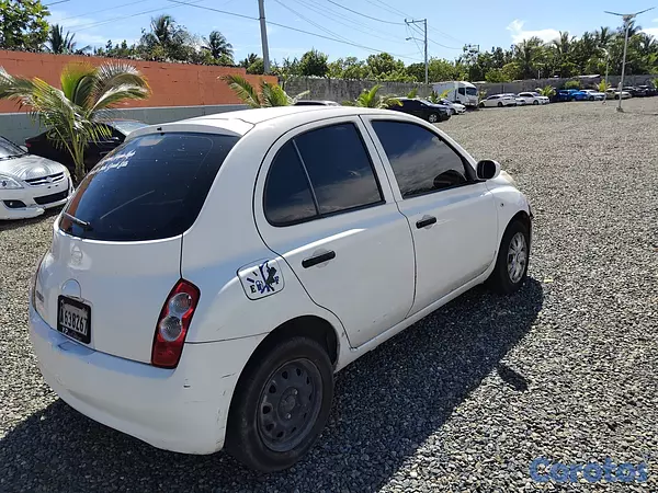 carros - NISSAN MARCH  3