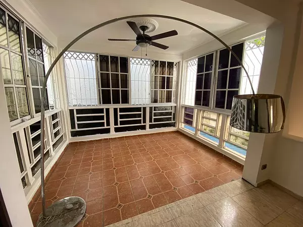 casas - Vendo hermosa y acojedora Casa en Arroyo Hondo III  6