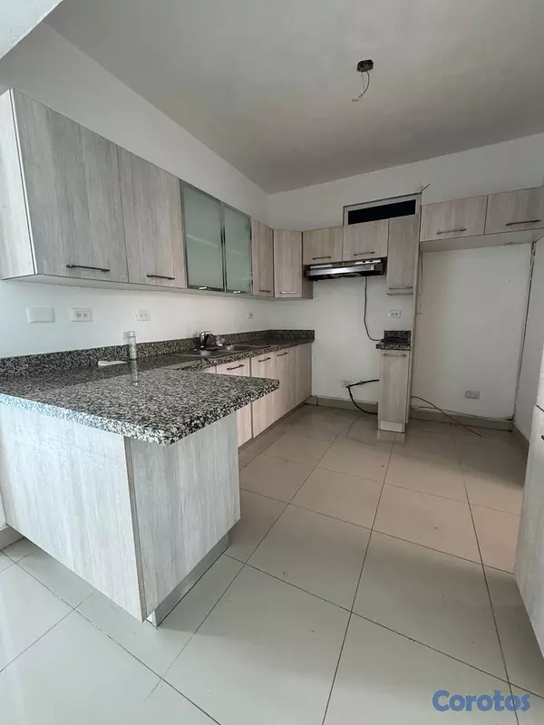 apartamentos - vendo gala primer nivel tres habitaciones 2.5 baños parqueo balcón servicio  13