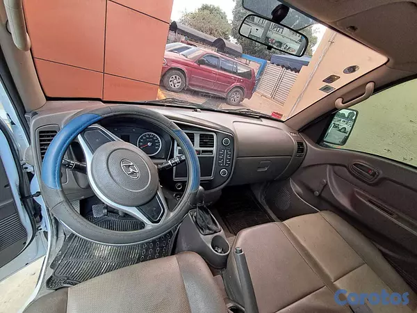 camiones y vehiculos pesados - H100 Casi Nuevo con garantia de Magna motors 7