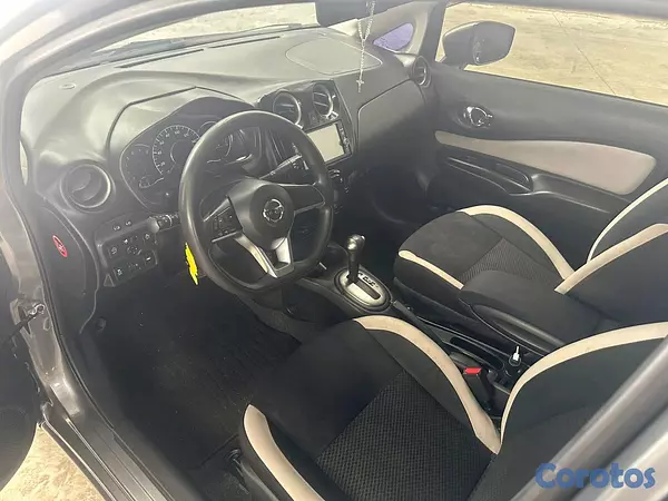 carros - vendo deportunidad este hermoso Nissan note 2018 camra 360 sensore en los bomper 6