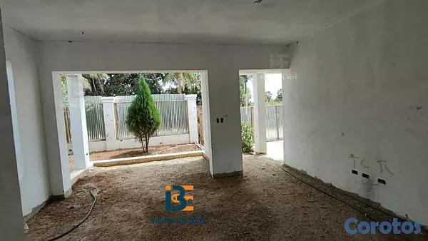 casas - Se venta esta Casa de 2 niveles en construcción en 3