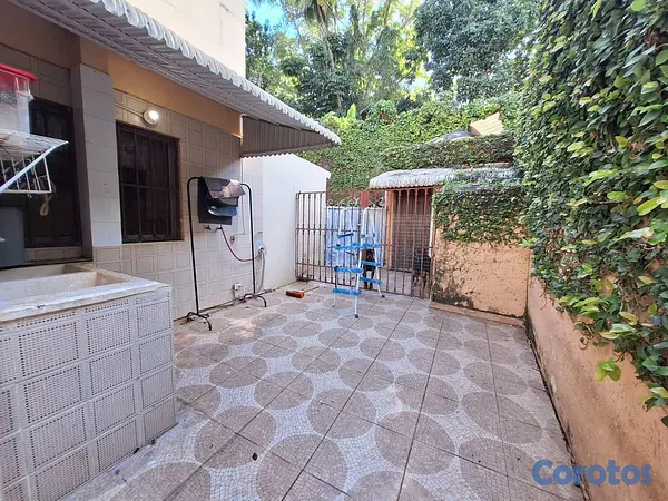 casas - Casa de 5 habitaciones 8 baños en venta en Colinas 10