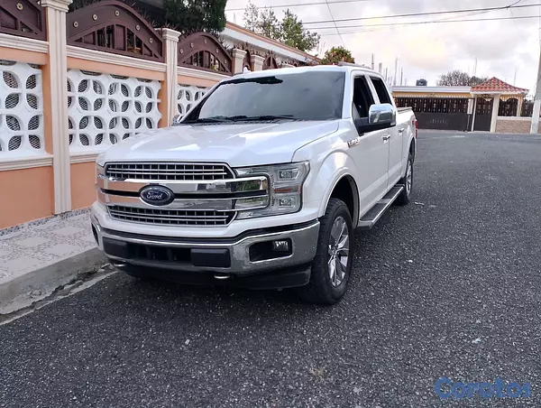 jeepetas y camionetas - Ford lariat 4x4 2018 16
