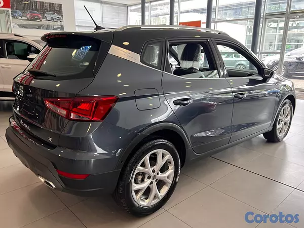 jeepetas y camionetas - Seat Arona FR 2025 4