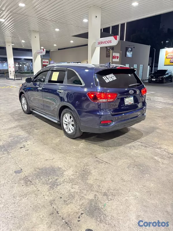 jeepetas y camionetas - KIA SORENTO 2019 LX 3 filas de asientos  6