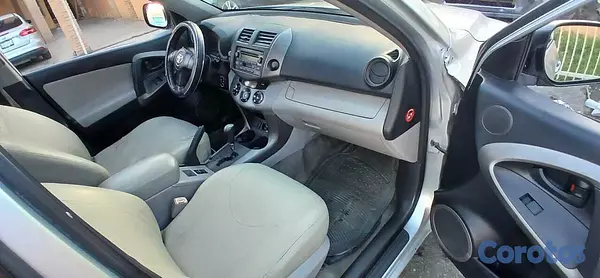 jeepetas y camionetas - Vendo Toyota rav4 oferta  3