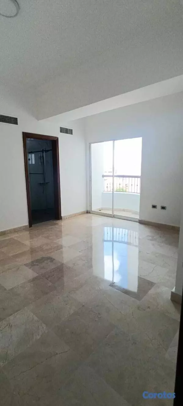 apartamentos - Se alquila Renacimiento 250 mts impecable apartamento distribución  y ubicación 5