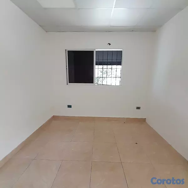 oficinas y locales comerciales - Local  céntrico en Bella vista  4