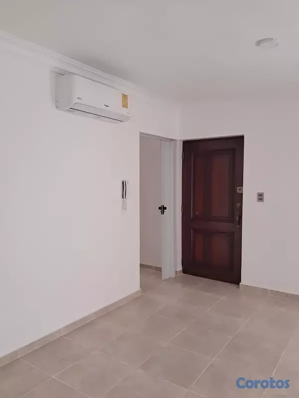 apartamentos - Alquilo atractivo apartamento Evaristo Morales, 2h, lugar céntrico  2