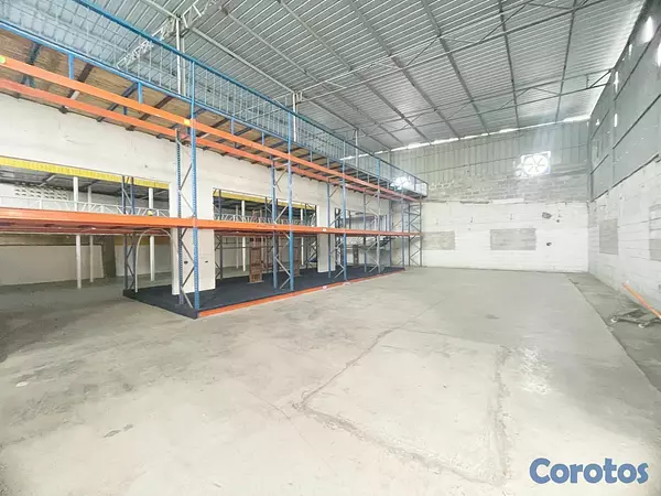 oficinas y locales comerciales - Nave comercial con showroom  8
