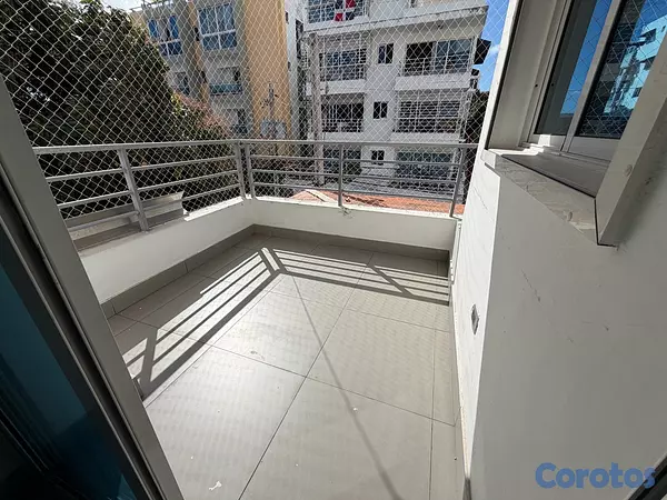 apartamentos - vendo jardines del Sur piso 3 remodelado tres habitaciones 2 baños dos parqueos  3