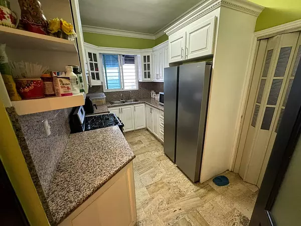 apartamentos - Apartamento en Venta
MIRADOR NORTE
USD 275,000.00
Mantenimiento: RD$8,000.00

 7