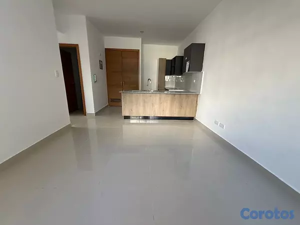 apartamentos - alquiló avenida independencia tercer nivel una habitación 1.5 baño parqueo balcó 9