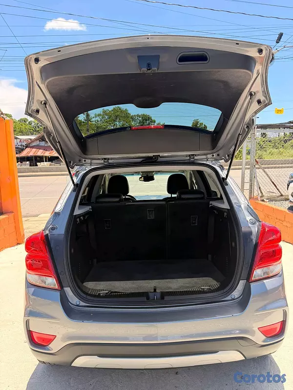 jeepetas y camionetas - • 2020 Chevrolet Trax LT
 10