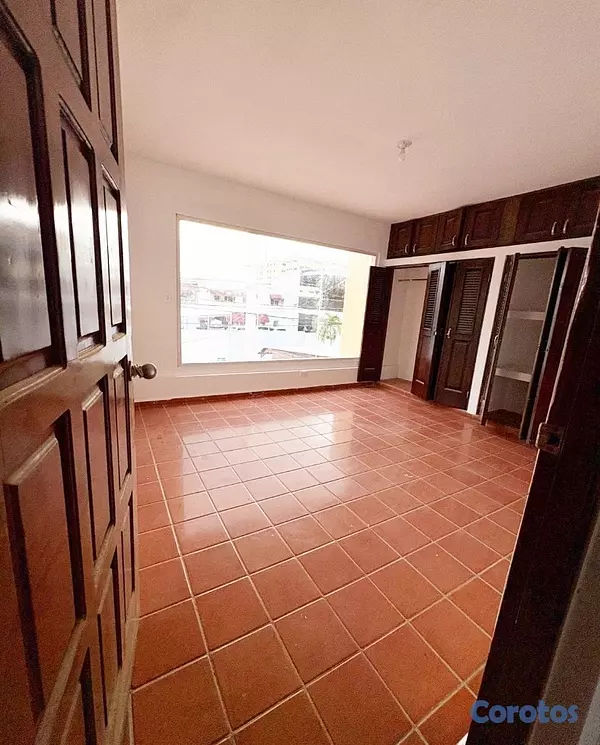 oficinas y locales comerciales - se alquila casa  4