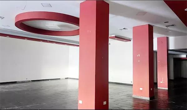 oficinas y locales comerciales - Local en Naco primer nivel  2