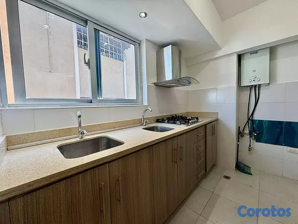 apartamentos - Vendo hermoso y moderno penthouse remodelado 5 hab 3