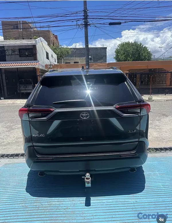 jeepetas y camionetas - Toyota RAV4 XLE 2021 4