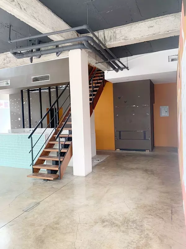oficinas y locales comerciales - Local esquinero en Bella vista  7