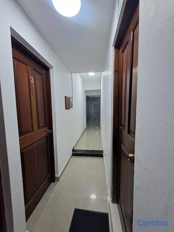 oficinas y locales comerciales - Alquilo local 12 mts 2do piso  para oficina Ens. Q 2