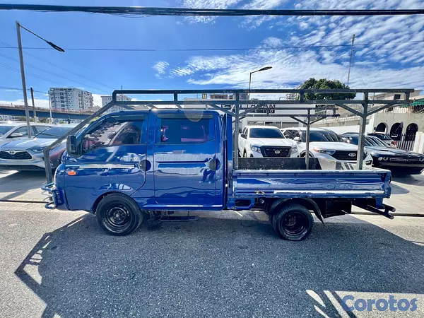 camiones y vehiculos pesados - HYUNDAI PORTE II DOBLE CABINA 4WD 6