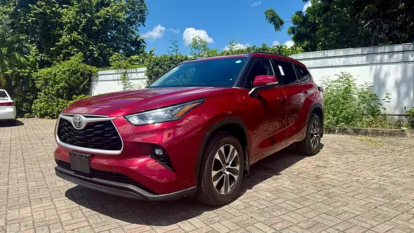 jeepetas y camionetas - Toyota higlander xle 2020 5
