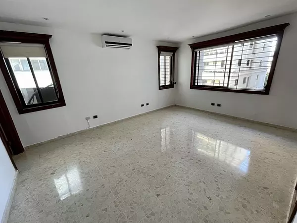 apartamentos - Alquiler Apartamento con Línea Blanca Detrás de BlueMall en Piantini 5