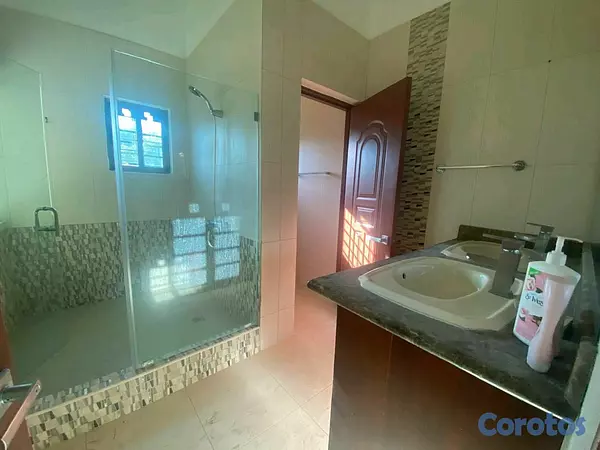 casas - casa amplia en residencial de puerto plata  17