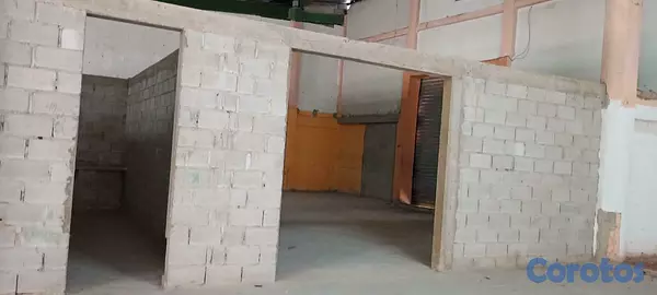 otros inmuebles - Alquilo Nave en la Av. Monumental 4