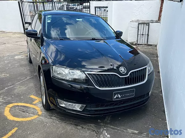 carros - Skoda Rapid Negro 2015: ¡Excelente estado, bajo kilometraje! 4