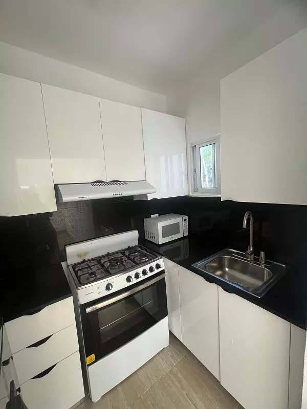 apartamentos - Apartamento listo de 1 habitación en Pueblo Bávaro con línea blanca. 1er. Piso.
 4