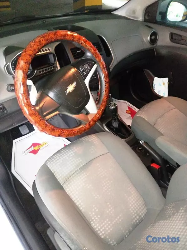 carros - Chevy Sonic Mecanico 2015 LS Hatchback  4