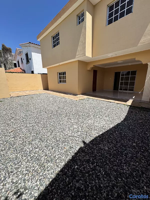 casas - venta de casa en la autopista de san isidro prado oriental con  370mts y 4 hab 8