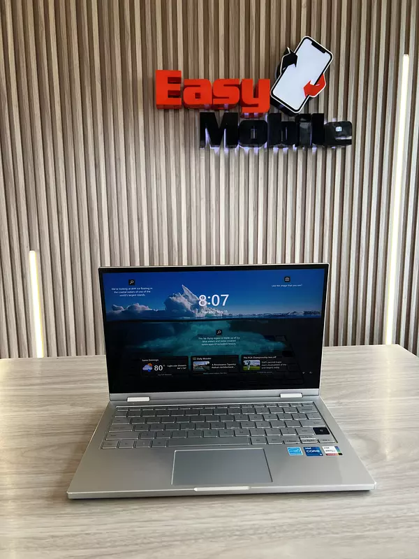computadoras y laptops - BOOK ALPHA 13.3" 360 i5 8/256 INTEL GRAPHICS UHD 2