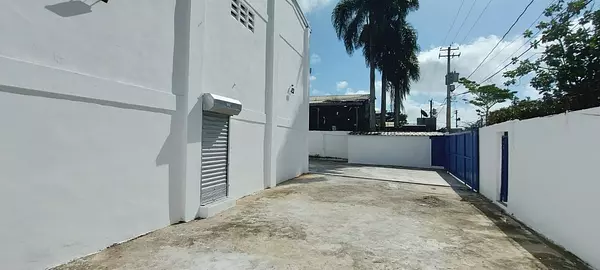 oficinas y locales comerciales - 🔵Alquilo Nave  600 mts prox al km 16 Aut. Duarte  5
