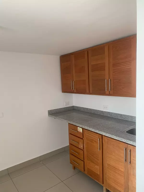oficinas y locales comerciales - Local amplia y céntrico 6