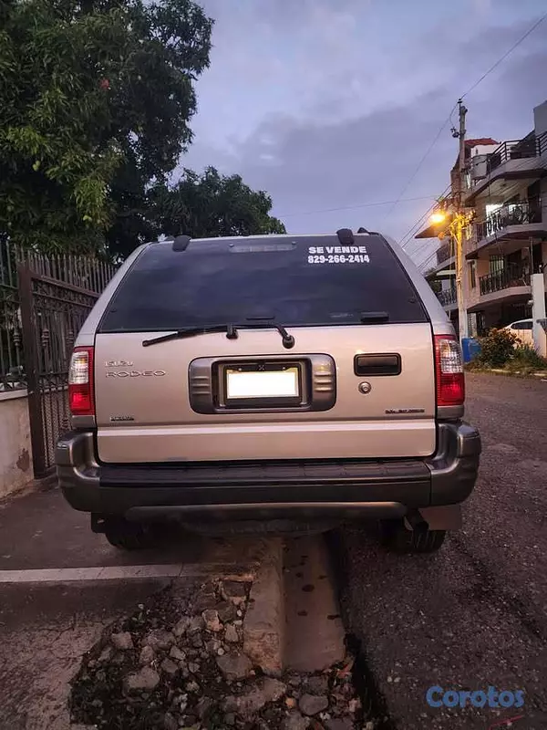 jeepetas y camionetas - Impecable Isuzu Rodeo 2004 4