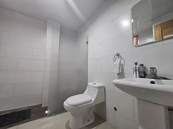 apartamentos - Amplio apartamento en venta en Don Honorio 10