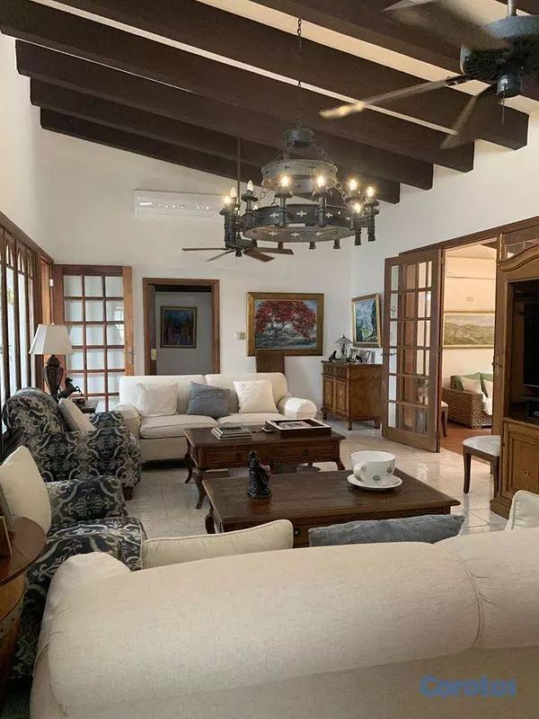 casas - Casa de 4 habitaciones 3 baños en alquiler en Bell 2