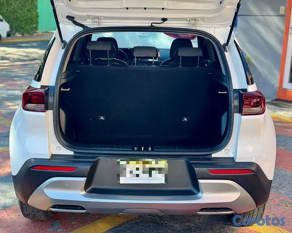 jeepetas y camionetas - KIA SPNET BLANCA 2022 4