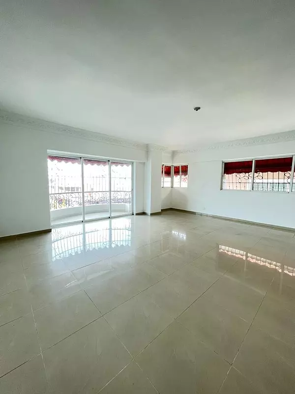 apartamentos - Se vende espacioso apartamento en Evaristo Morales 9