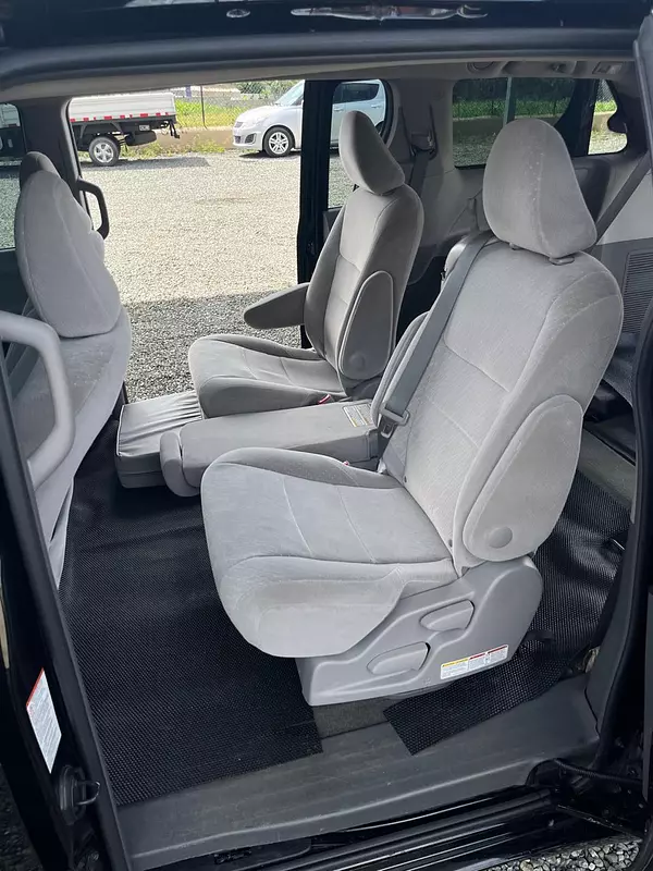 jeepetas y camionetas - Toyota sienna 2017 7