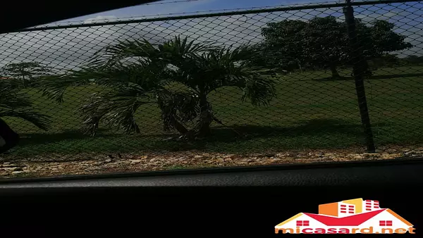 solares y terrenos - Solar Residencial de 96,500 metros en Boca Chica 8